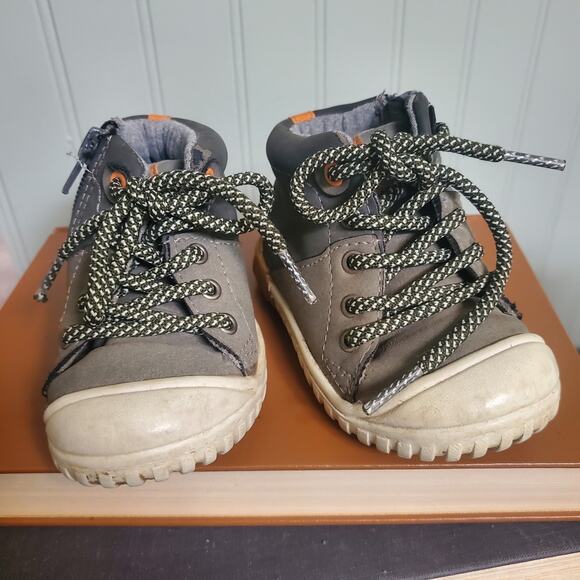 pre-owned cat & jack chukka boot sneakers zip up baby size 5 - Picture 7 of 7